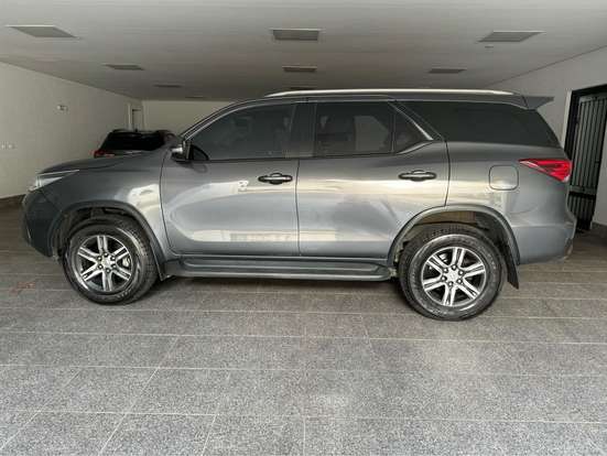 TOYOTA-HILUX SW4-2017