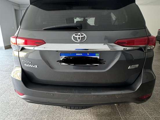 TOYOTA-HILUX SW4-2.7 SR 7 LUGARES 4X2 16V FLEX 4P AUTOMÁTICO TOYOTA-HILUX SW4-2017