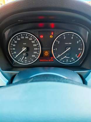 BMW-320i-2010