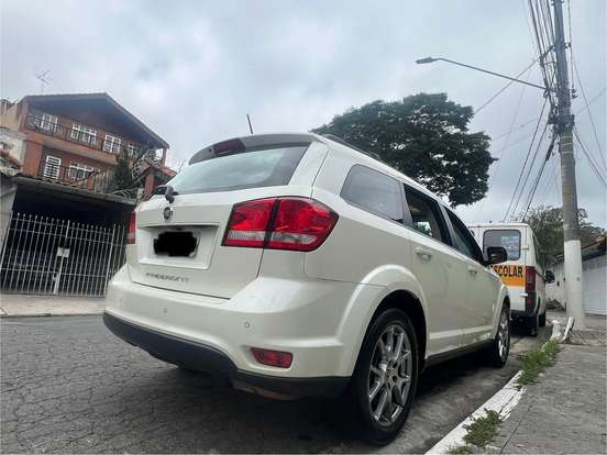 FIAT-FREEMONT-2015