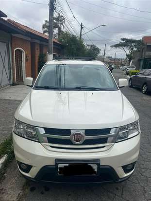 FIAT-FREEMONT-2015
