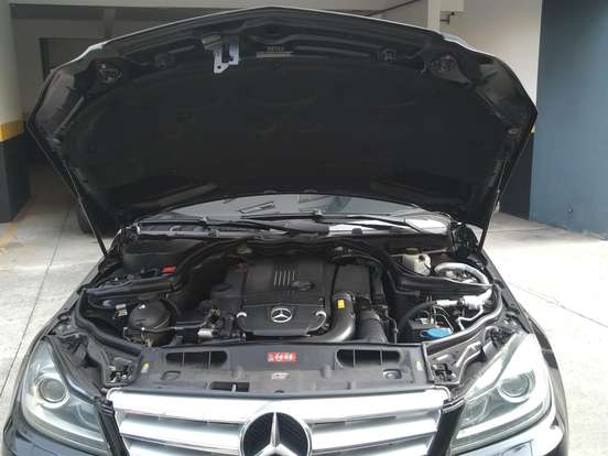 MERCEDES-BENZ-C 200-1.8 CGI AVANTGARDE 16V GASOLINA 4P AUTOMÁTICO MERCEDES-BENZ-C 200-2012