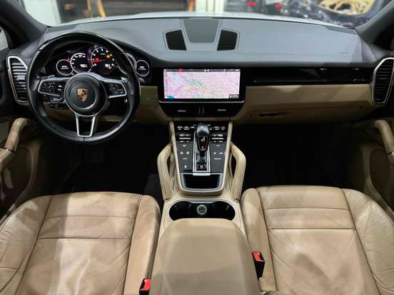 PORSCHE-CAYENNE-2018