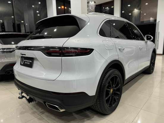 PORSCHE-CAYENNE-2018