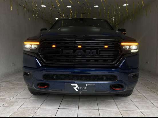 RAM-1500-5.7 V8 GASOLINA LIMITED NIGHT EDITION CD 4X4 AUTOMÁTICO RAM-1500-2023