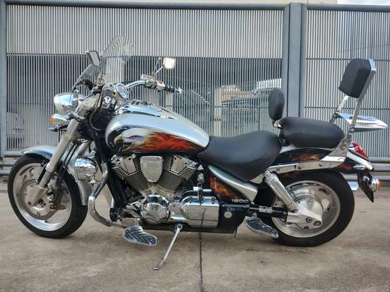 HONDA-VTX 1800C HONDA-VTX 1800C-2006