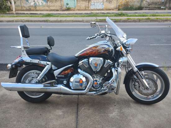 HONDA-VTX 1800C-2006