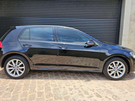 VOLKSWAGEN-GOLF-1.6 MSI COMFORTLINE 16V TOTAL FLEX 4P TIPTRONIC VOLKSWAGEN-GOLF-2015