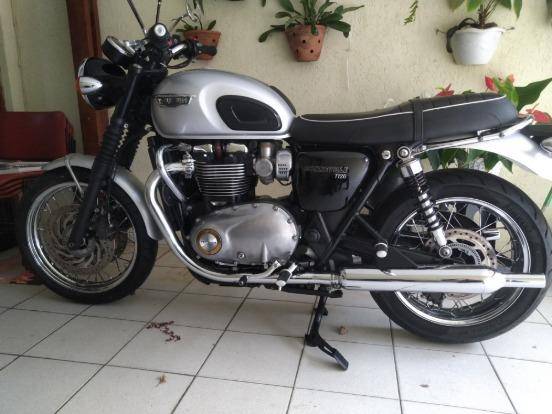 TRIUMPH BONNEVILLE T120 1200 