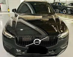 VOLVO XC60 2.0 T5 GASOLINA MOMENTUM AWD GEARTRONIC VOLVO XC60 2.0 T5 GASOLINA MOMENTUM AWD GEARTRONIC