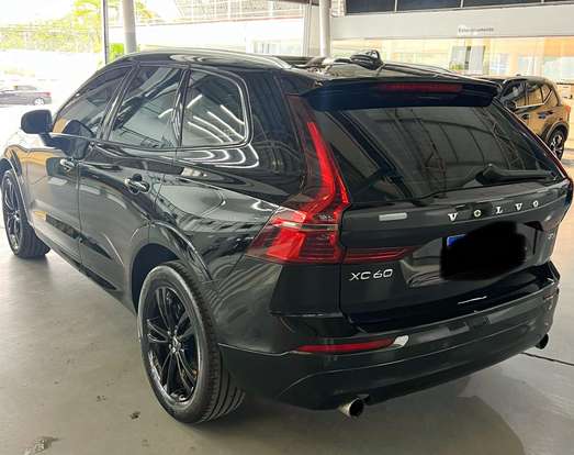 VOLVO-XC60-2018
