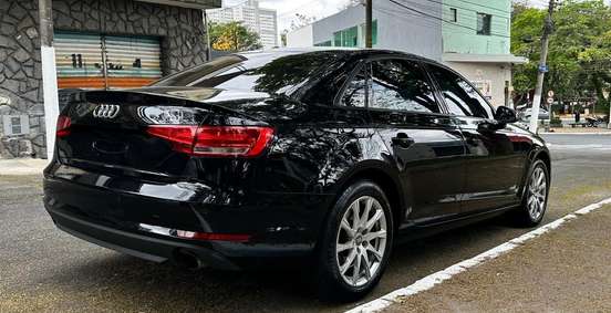 AUDI-A4-2017