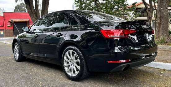 AUDI-A4-2017