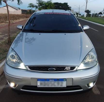 FORD FOCUS 2.0 GHIA 16V GASOLINA 4P MANUAL