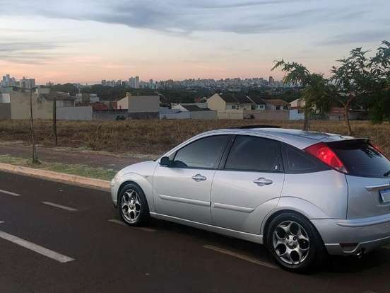 FORD-FOCUS-2.0 GHIA 16V GASOLINA 4P MANUAL FORD-FOCUS-2005