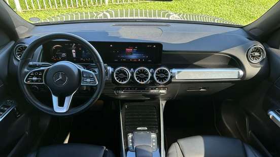 MERCEDES-BENZ-GLB 200-2021