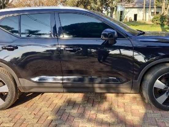 VOLVO-XC40-2.0 T5 GASOLINA MOMENTUM AWD GEARTRONIC VOLVO-XC40-2018