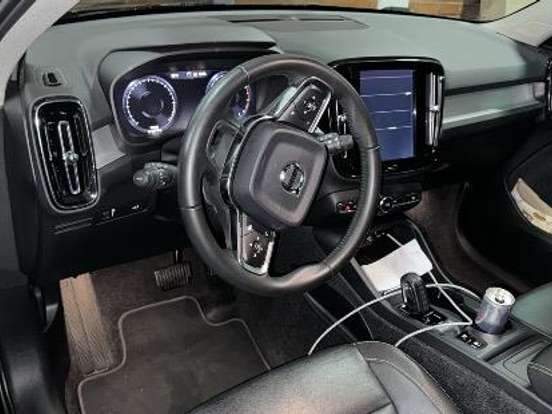 VOLVO-XC40-2.0 T5 GASOLINA MOMENTUM AWD GEARTRONIC VOLVO-XC40-2018