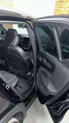 VOLVO-XC40-2018