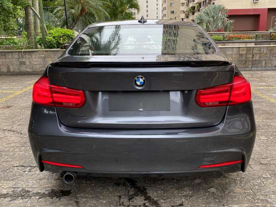 BMW-320i-2016
