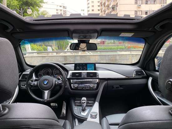 BMW-320i-2016