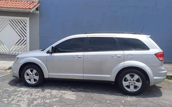 DODGE JOURNEY 2.7 SXT V6 GASOLINA 4P AUTOMÁTICO