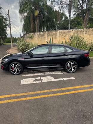 VOLKSWAGEN-JETTA-2023