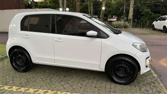 VOLKSWAGEN-UP-2015