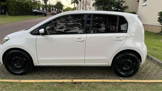VOLKSWAGEN-UP-2015