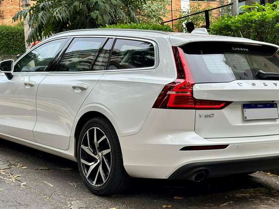 VOLVO-V60-2.0 T5 GASOLINA MOMENTUM GEARTRONIC VOLVO-V60-2018