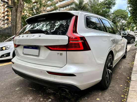 VOLVO-V60-2.0 T5 GASOLINA MOMENTUM GEARTRONIC VOLVO-V60-2018