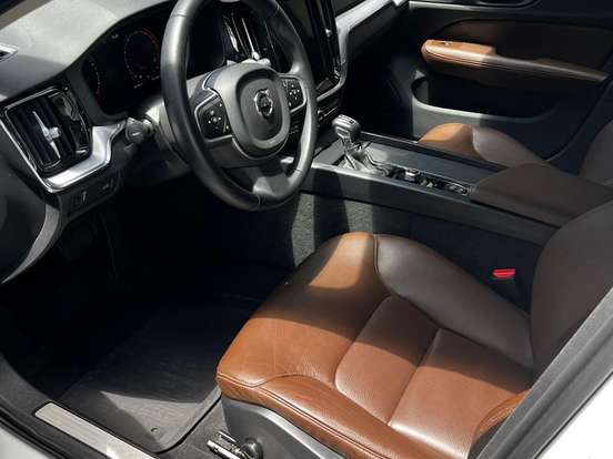 VOLVO-V60-2.0 T5 GASOLINA MOMENTUM GEARTRONIC VOLVO-V60-2018