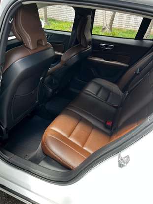VOLVO-V60-2018