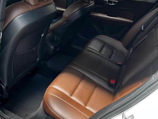 VOLVO-V60-2.0 T5 GASOLINA MOMENTUM GEARTRONIC VOLVO-V60-2018