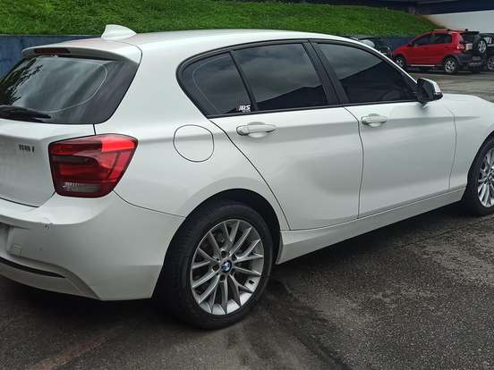 BMW-118i-1.6 SPORT GP 16V TURBO GASOLINA 4P AUTOMÁTICO BMW-118i-2014