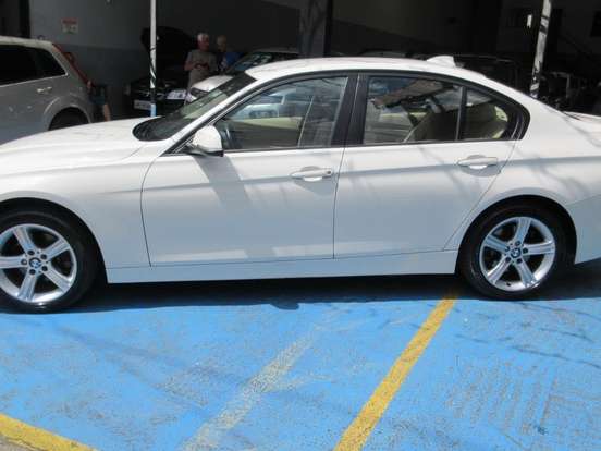 BMW-320i-2.0 16V TURBO GASOLINA 4P AUTOMÁTICO BMW-320i-2013