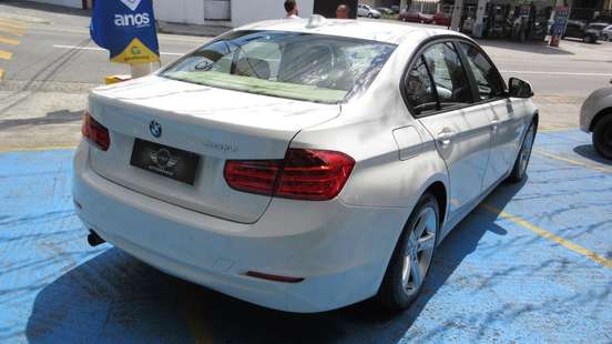 BMW-320i-2013