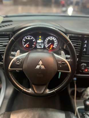 MITSUBISHI-OUTLANDER-2014