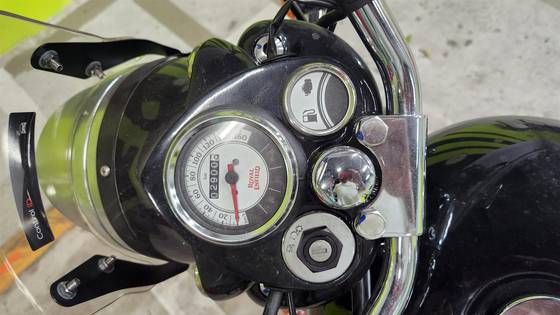 ROYAL ENFIELD CLASSIC 500 