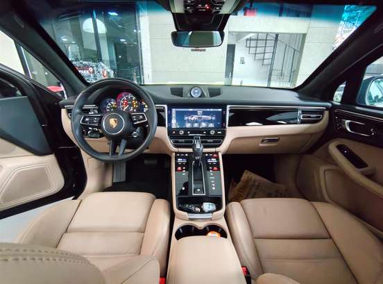 PORSCHE-MACAN-2022