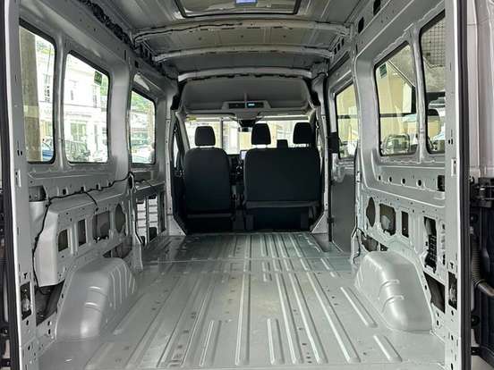 FORD-TRANSIT-2.0 ECOBLUE DIESEL MINIBUS VIDRADA L3H2 AUTOMÁTICO FORD-TRANSIT-2023