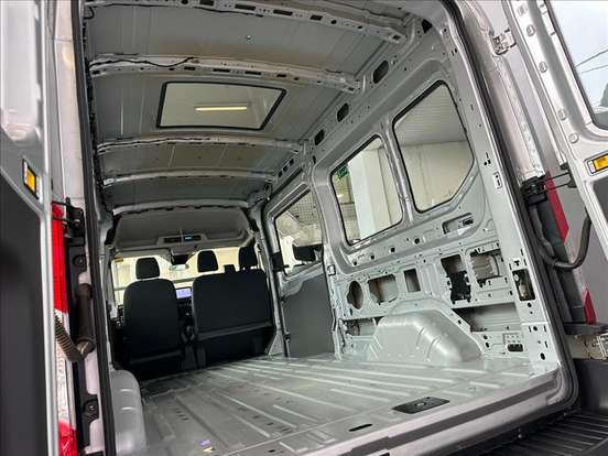 FORD-TRANSIT-2023