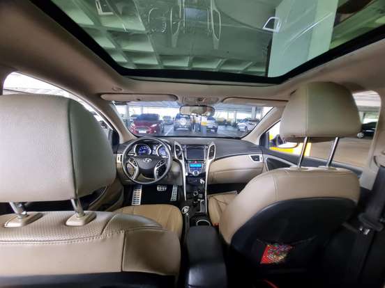 HYUNDAI-I30-1.8 MPI 16V GASOLINA 4P AUTOMATICO HYUNDAI-I30-2015