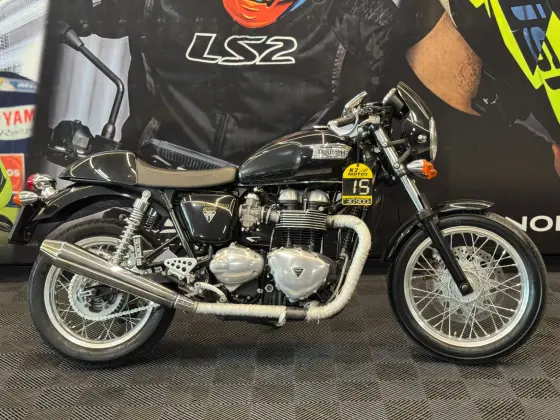 TRIUMPH THRUXTON 