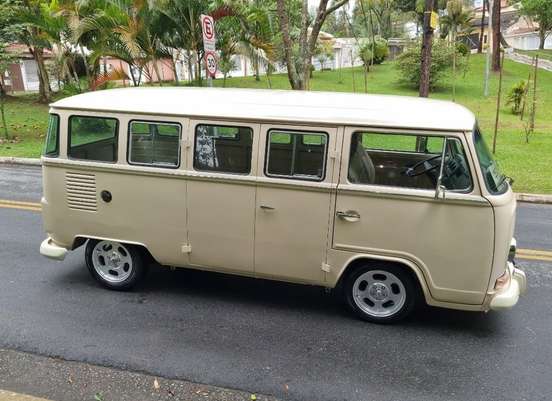 VOLKSWAGEN-KOMBI-1.6 LUXO 8V GASOLINA 3P MANUAL VOLKSWAGEN-KOMBI-1995