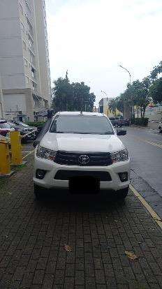 TOYOTA-HILUX-2018