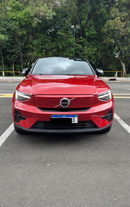 VOLVO-C40-2022