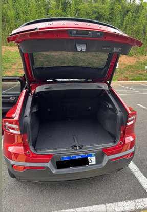 VOLVO-C40-2022
