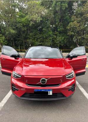 VOLVO-C40-2022