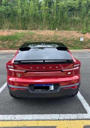 VOLVO-C40-2022
